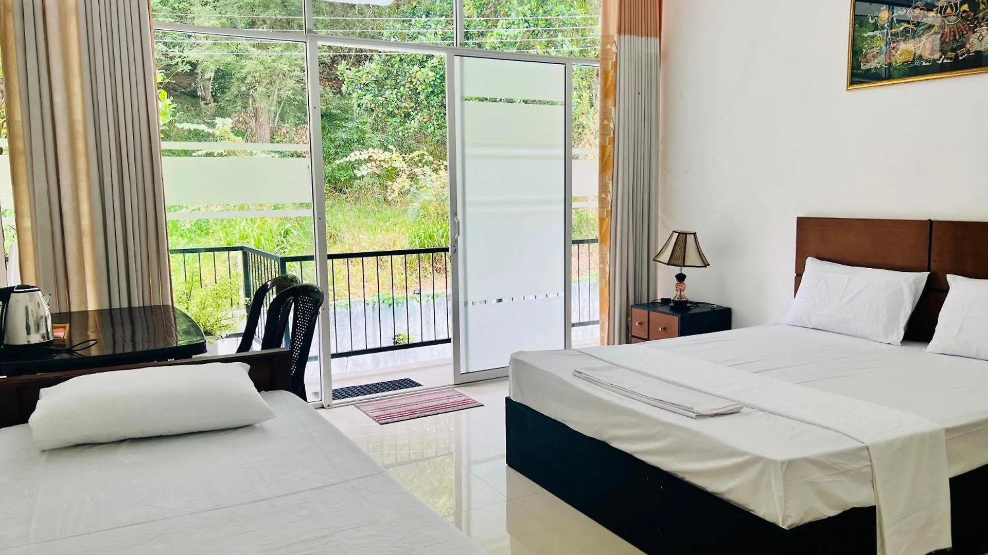 Eco Resort Kandy Hotel