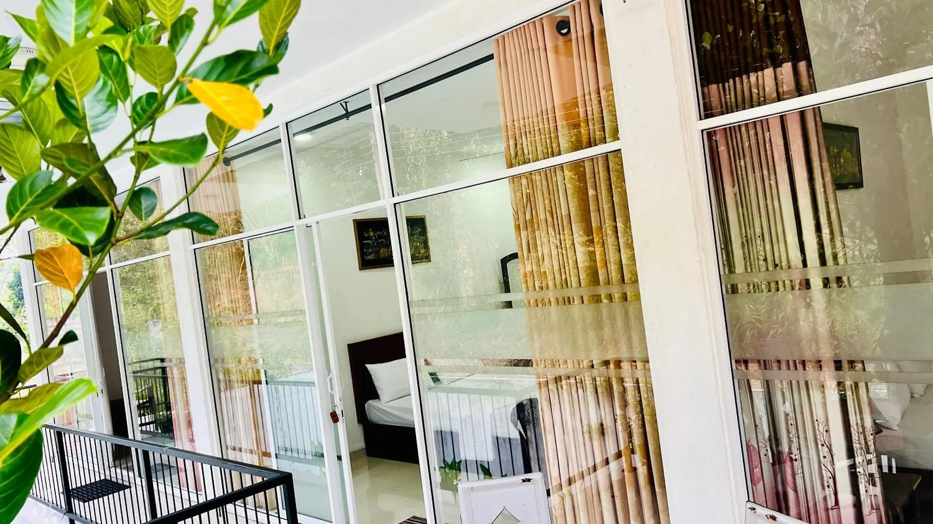 Eco Resort Kandy Hotel